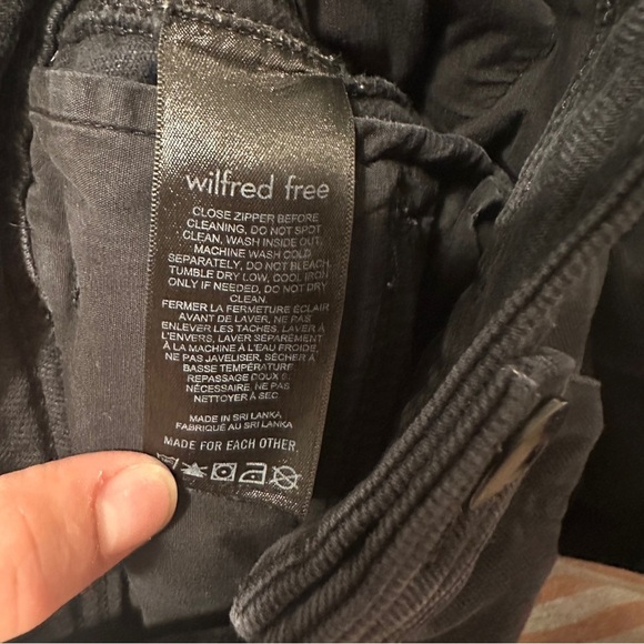 Wilfred Free Aritzia Black Modern Cargo Utility Pants High Waisted Size 2 Womens - Picture 15 of 16